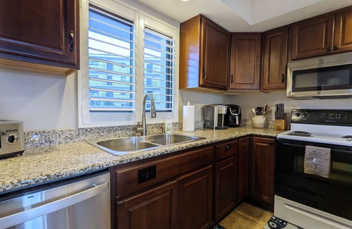 North Litchfield Beach Condo | LR-324 Second Row Condo - North Litchfield Beach - Community Pool