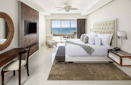 San Jose del Cabo Resort | Luxurious 3 bedroom loft right on the beach of Cabo!