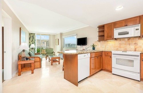 Waikiki Hotel | Luana Waikiki Hotel & Suites