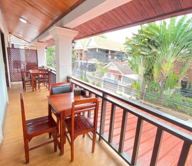 Luang Prabang Hotel | Luangprabang Singharat Place 2