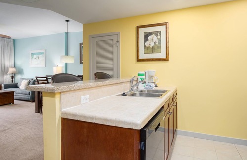 Sandestin Hotel | Luau I 6104 Flr1
