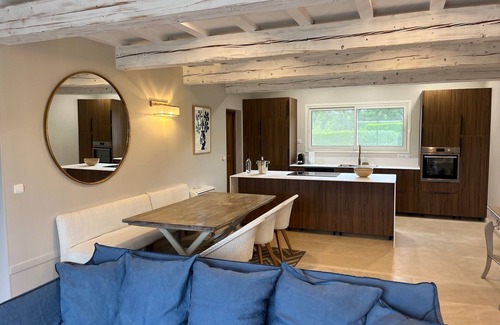 Forcalquier Villa | Luberon, contemporary villa with heated pool in a 4-star resort
