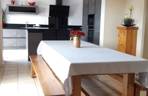 Cadenet House | LUBERON LARGE PROVENCAL VILLA FOR 10 PEOPLE WITH PRIVATE SWIMMING POOL
