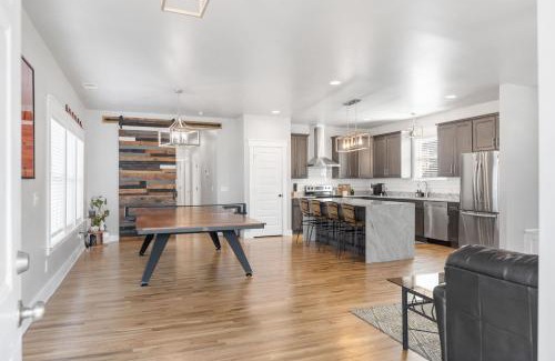 South Nashville House | Lucky Bachelor 5 Min to Broadway With Hot Tub