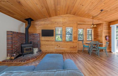 Arnold House | Lucky Cub Cabin