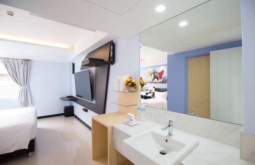 Hai Ya Hotel | Lucky Panda Hotel