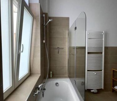 Bahnhofsviertel Apartment | LUCKY STAYS LS04 - Vollausstattung - Zentrum - Aufzug - große Küche - 2 Zimmer - Smart-TV