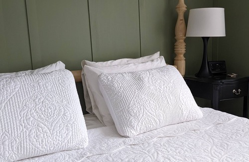 Saugatuck House | Luckystone Inn