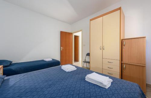 Lovrecica House | LUCREZIA house with apartments