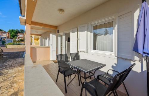Lovrecica House | LUCREZIA house with apartments