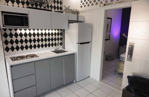 El Combate House | Luichy's Seaside Hotel
