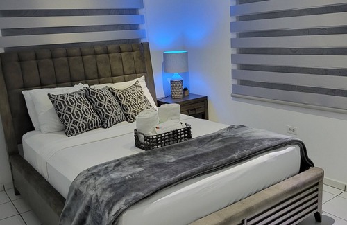 El Combate House | Luichy's Seaside Hotel
