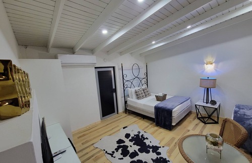 El Combate House | Luichy's Seaside Hotel