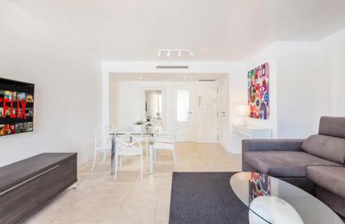 Platja de l'Arenal Apartment | Lujoso y Equipado Apartamento en Playa del Arenal
