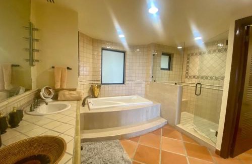 Cabo San Lucas Apartment | Lujoso y exclusivo apartamento con vistas hermosas