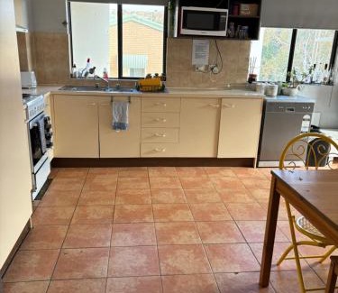 Jindabyne House | Luke's Alpine Mountain View rooms