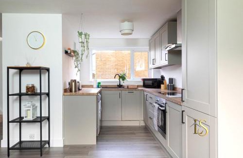 Newcastle-upon-Tyne Apartment | Luke Stays - Hareydene