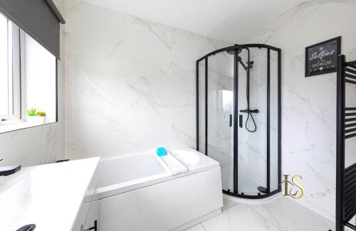 Newcastle-upon-Tyne Apartment | Luke Stays - Hareydene