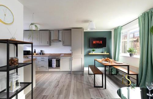 Newcastle-upon-Tyne Apartment | Luke Stays - Hareydene