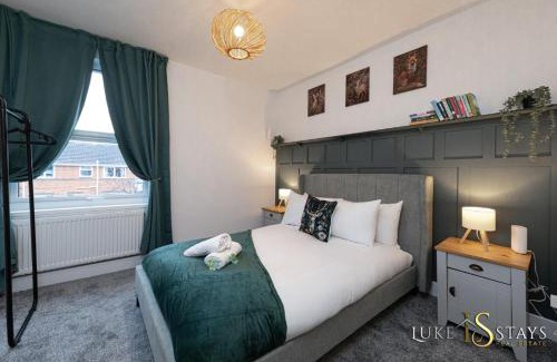 Durham Apartment | Luke Stays -West view