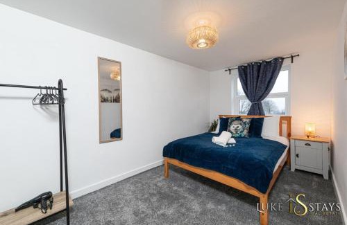 Durham Apartment | Luke Stays -West view