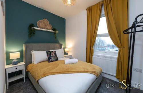Durham Apartment | Luke Stays -West view