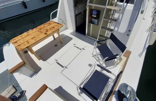 Salerno Boat Rental | Lulled by the Sea Deluxe Boat and breakfast