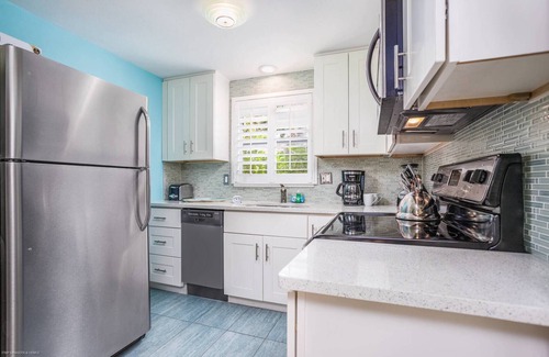 Siesta Key Condo | Lulu's Crescent Cottage #2