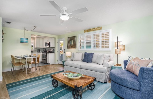 Siesta Key Condo | Lulu's Crescent Cottage #2