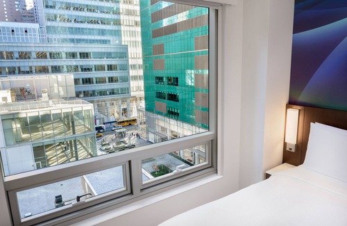 Midtown Hotel | LUMA Hotel Times Square