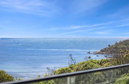 Malua Bay House | Luma Vista | Overlooking McKenzies at Malua Bay