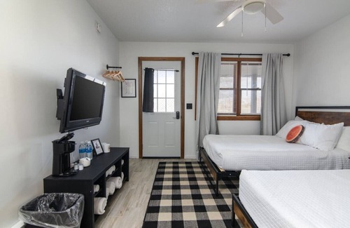 Balsam Lake Hotel | LumberJill Lodge #4 | 2 Full Beds