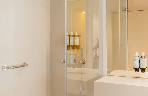 Sao Jorge de Arroios Hotel | Lumen Hotel & The Lisbon Light Show