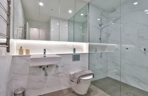 Leichhardt Apartment | Lumière Sanctuary - Antique Elegance with Parking