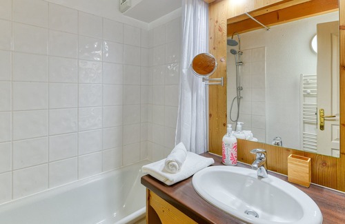 Lugrin Apartment | Lumières du Lac - Vue sur le Lac Léman et piscine