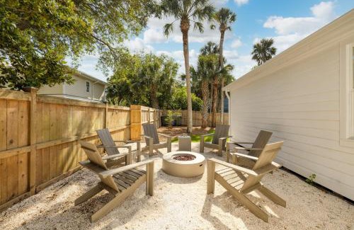 Isle of Palms House | Lumie by AvantStay 5BR Ranch w Firepit Patio