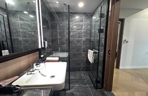 Thao Dien Hotel | Lumiere Riverside West Tower by IBS