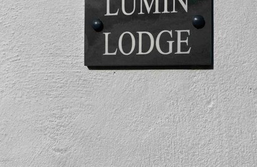 Norwich House | Lumin Lodge -Calm, cosy space near Norwich Airport