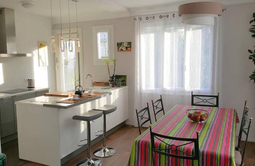 Les Coves Apartment | LUMINOUS APARTMENT WITH PRIVATE GARDEN (near shops, transport, park .)