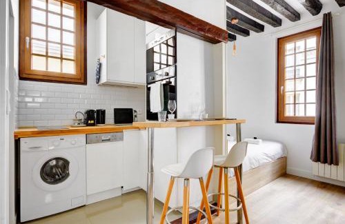 Quartier Sainte-Avoye Apartment | Luminous flat in le marais