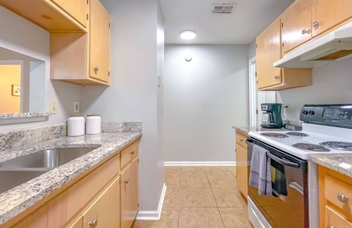 Tallahassee House | Luminous & Pristine, Spacious and Serene!