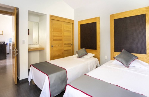 San Isidro Mazatepec Hotel | Luna Aqua Villas, Tala, Rio Escondido
