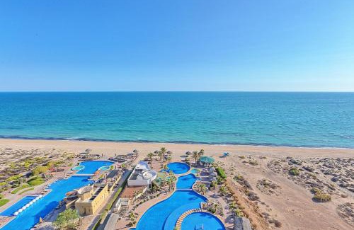 Puerto Penasco Apartment | Luna Blanca 1201 by Kivoya