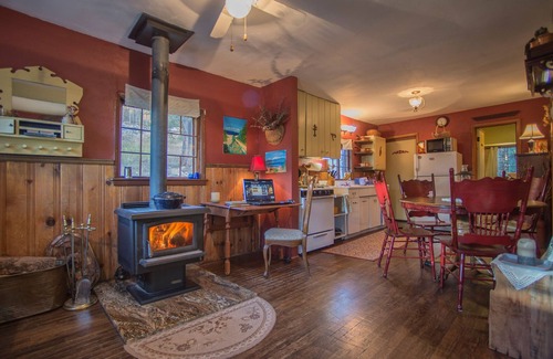 Leadville Cabin | Luna's cozy, romantic cabin in Leadville, Colorado