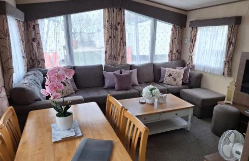 Hopton Resort | Lunas Seaside Haven