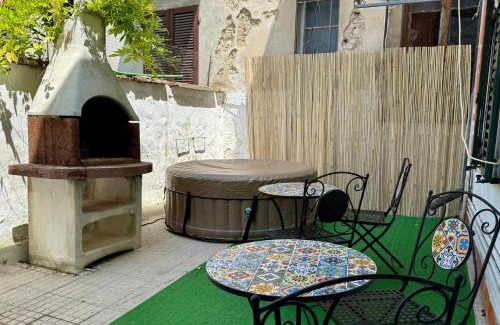 Pisa Apartment | Lungarno - Giardino e Vasca Spa