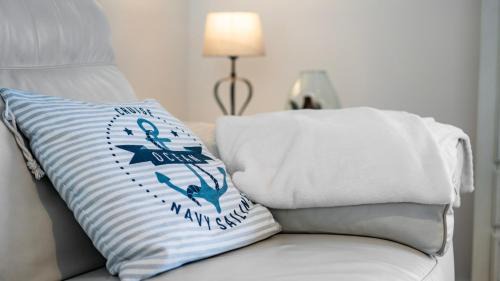 Olpenitz Apartment | Lungomare Oro, Penthouse am Yachthafen, Traum Meerblick, Hunde erwünscht