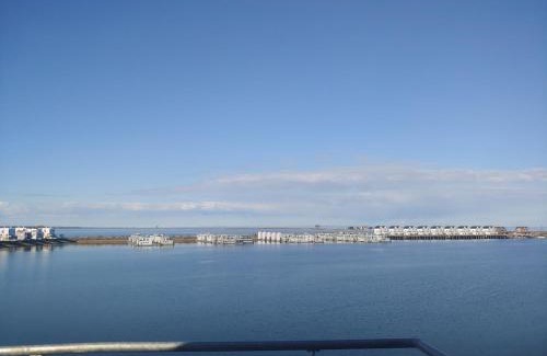 Olpenitz Apartment | Lungomare Oro, Penthouse am Yachthafen, Traum Meerblick, Hunde erwünscht
