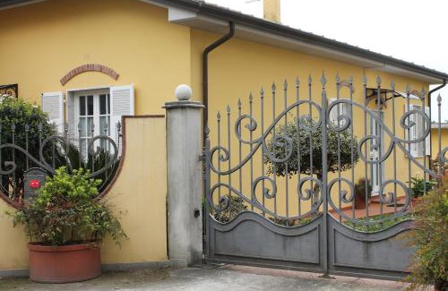 Castelnuovo Magra Apartment | Lunigiana - Casa Anita con giardino