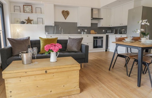 Whitney-on-Wye Cottage | LUNNON BARN, family friendly, luxury holiday cottage in Droitwich Spa